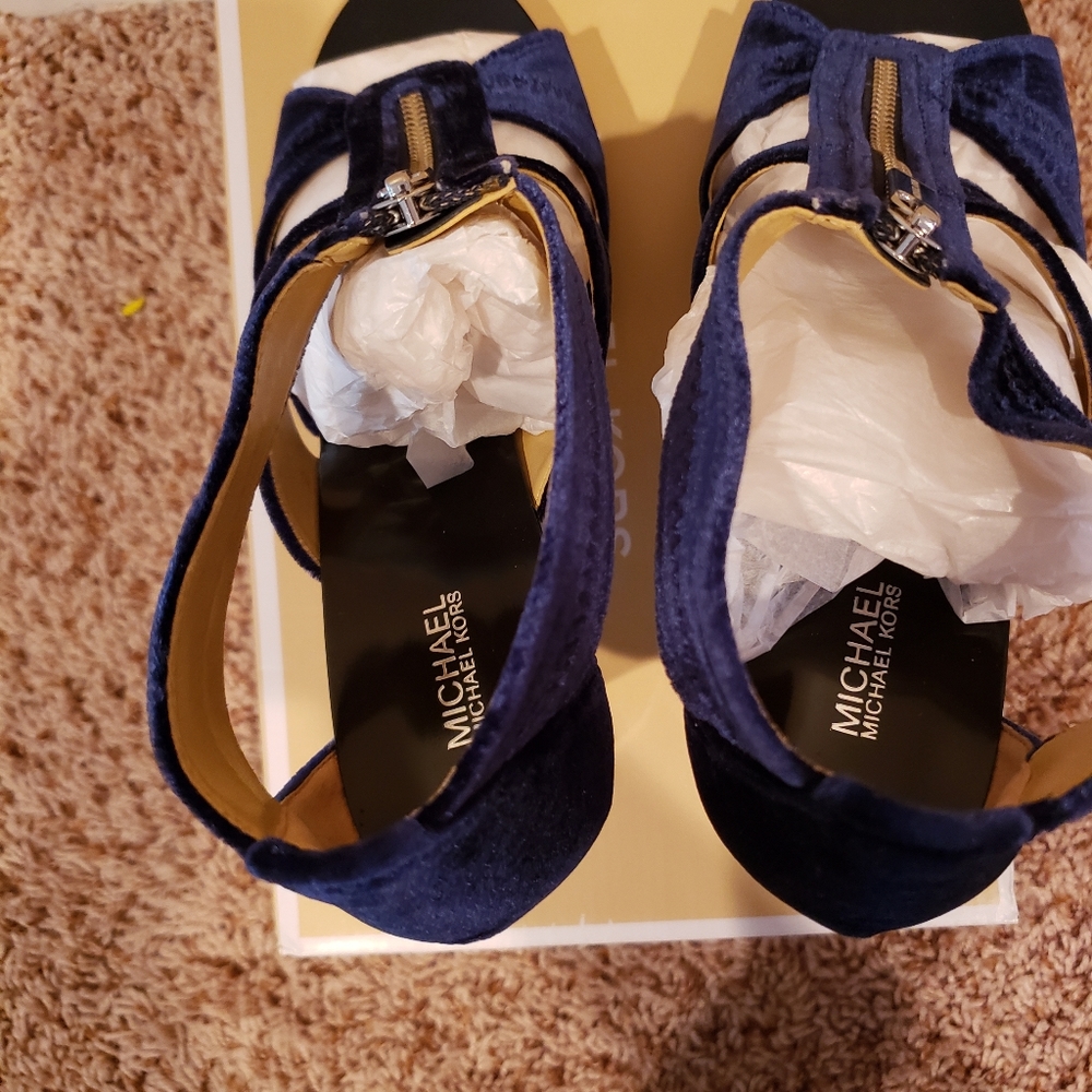Michael Kors shoes - Picture 9 of 11